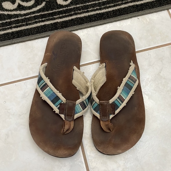 Mens Hollister flip flops - Picture 2 of 10